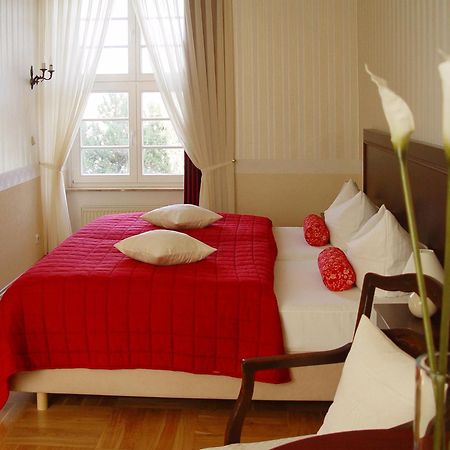 Hotel Altes Hafenhaus Росток Номер фото