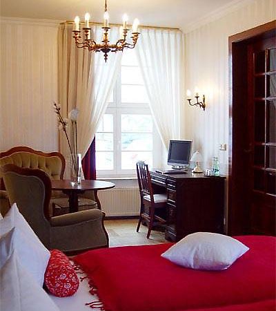 Hotel Altes Hafenhaus Росток Экстерьер фото