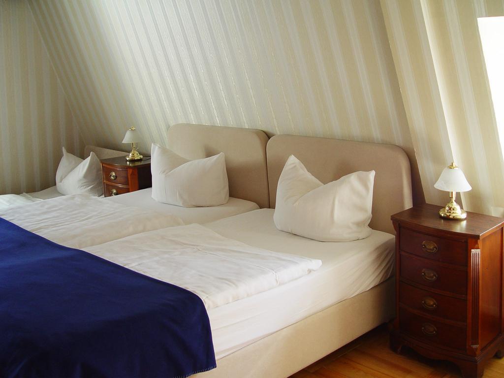 Hotel Altes Hafenhaus Росток Номер фото