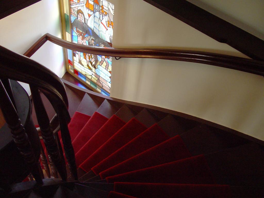 Hotel Altes Hafenhaus Росток Экстерьер фото